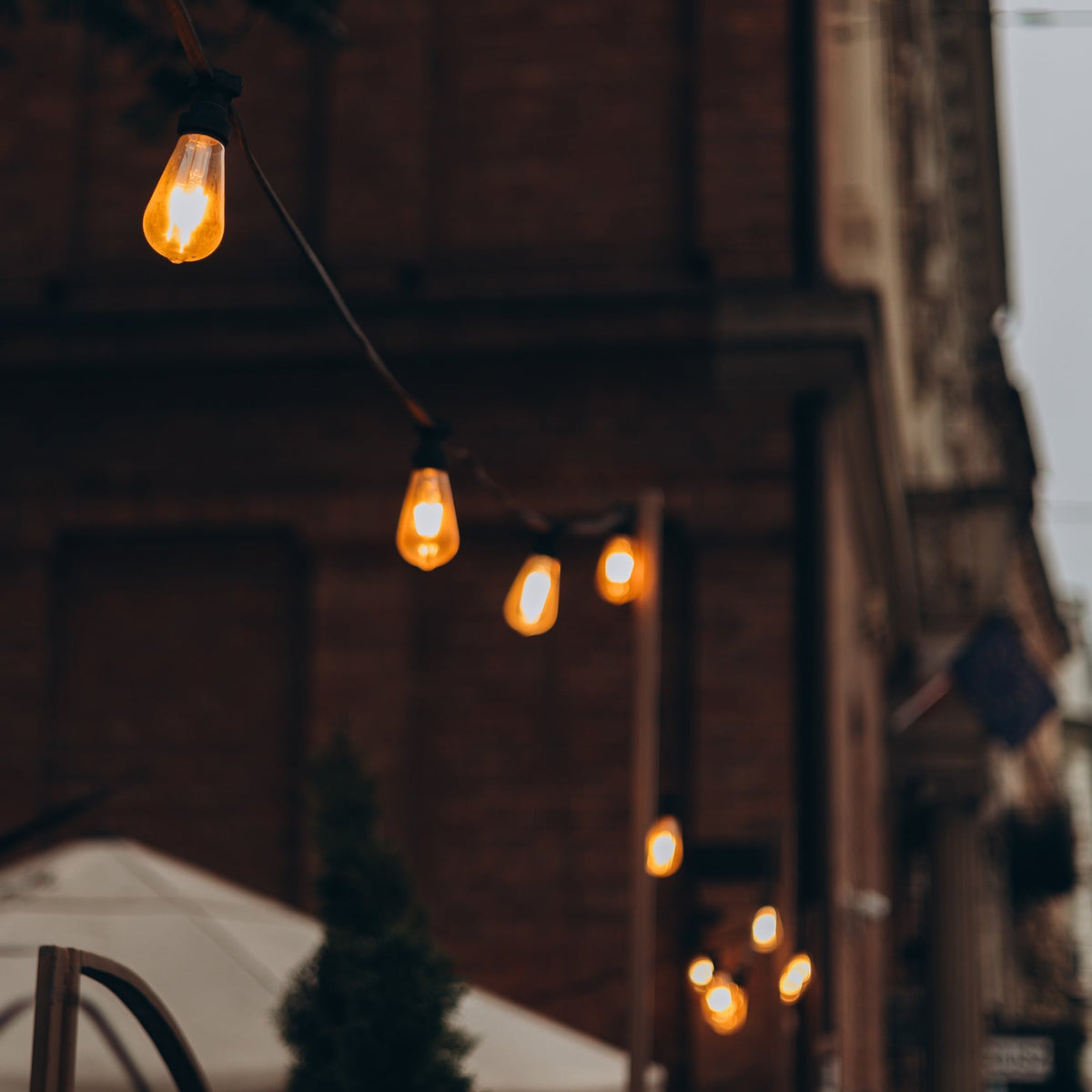 10m Solar LED Vintage Festoon Outdoor Bulb String Light - Maeve Living