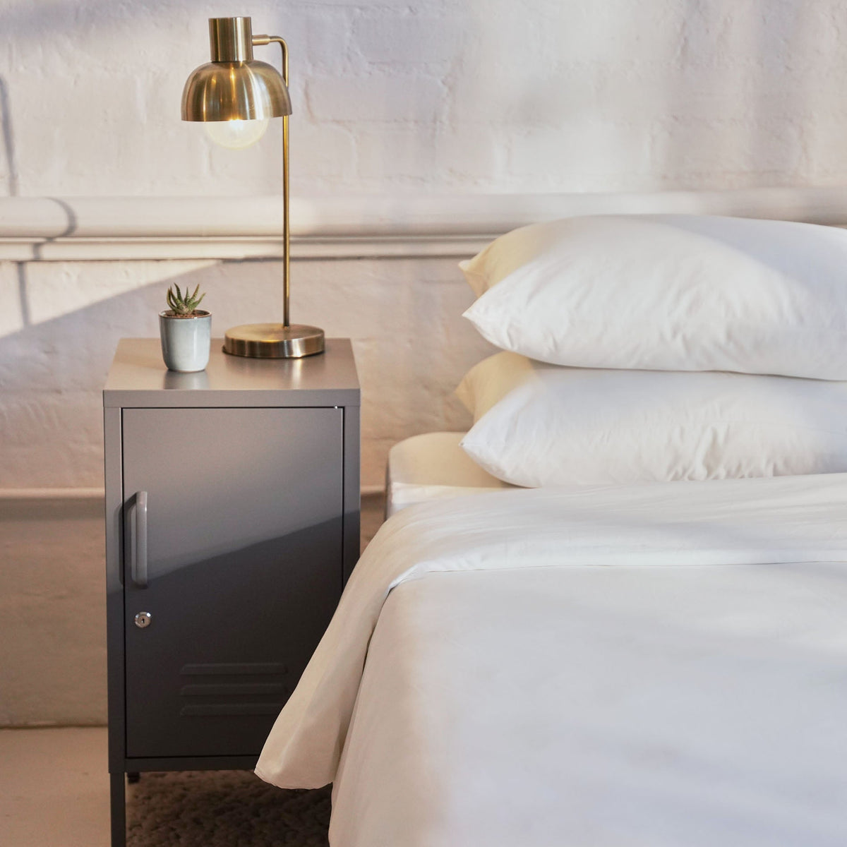 Luna Metal Side Table - Maeve Living