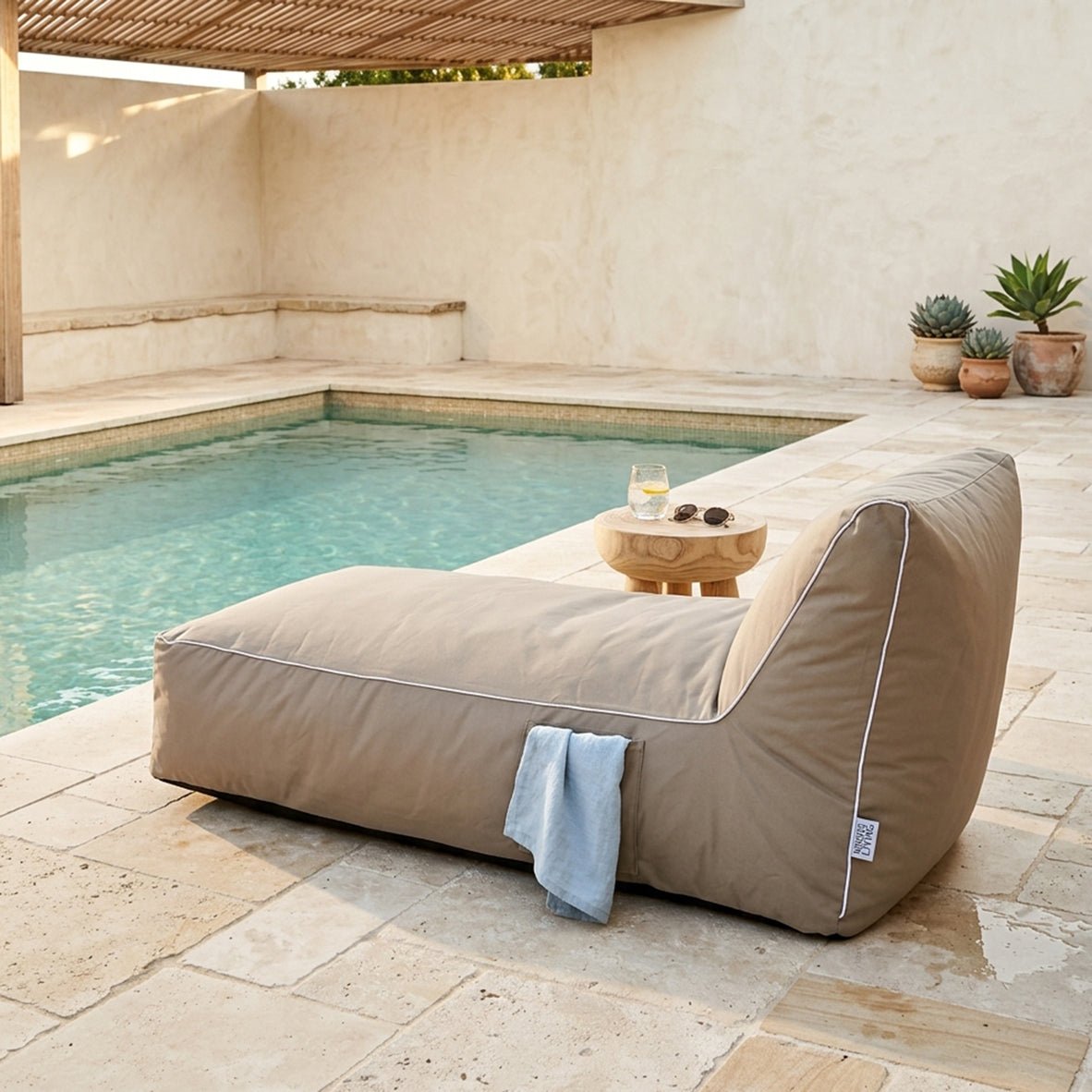 UV‑Protected and Water-Resistant Daybed Outdoor Lounger - Maeve Living